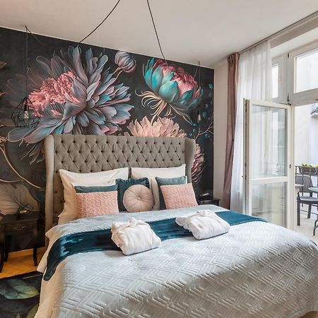 Decadent Art Deco Balcony Apartment In Old Town ปราก ภายนอก รูปภาพ