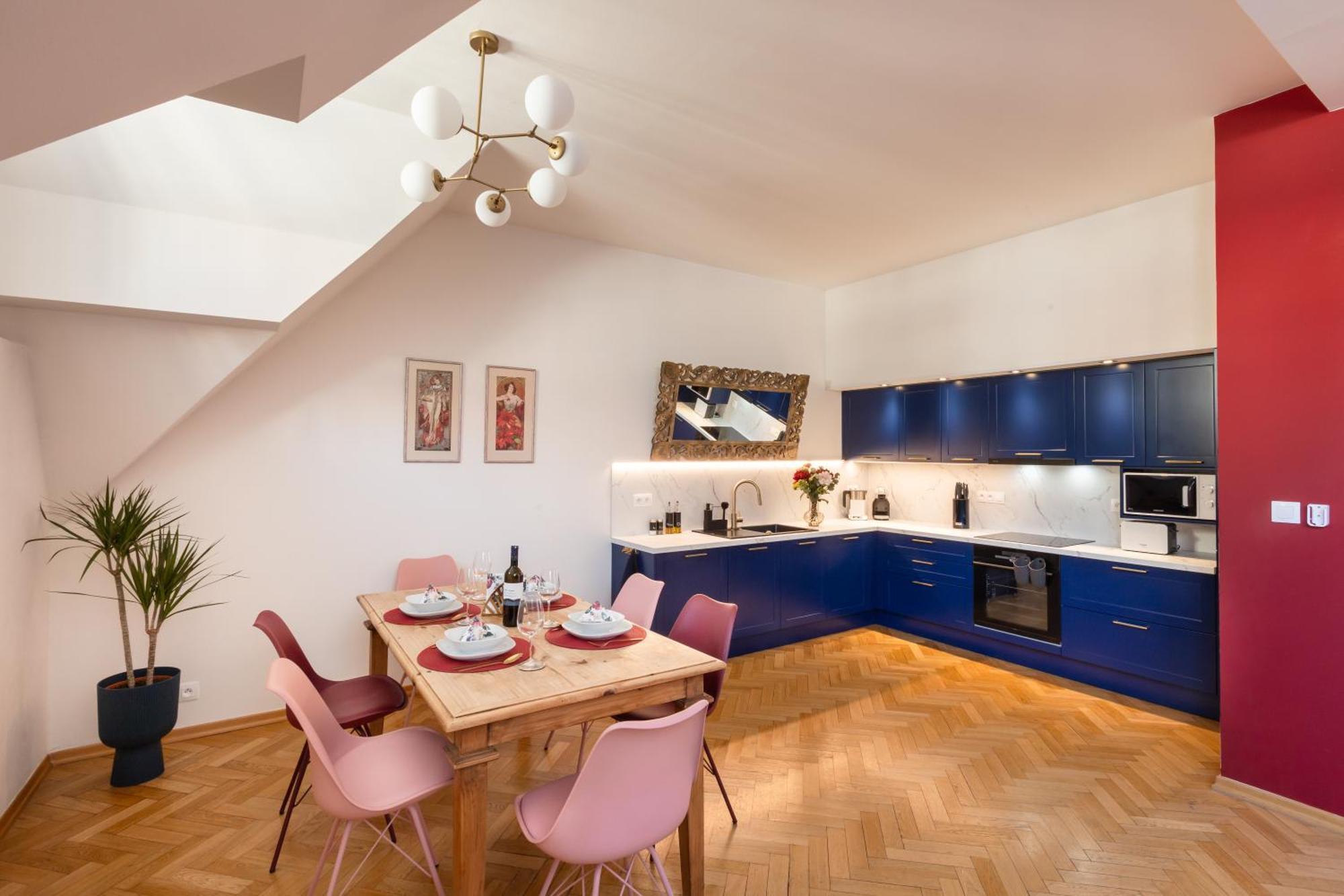 Decadent Art Deco Balcony Apartment In Old Town ปราก ภายนอก รูปภาพ