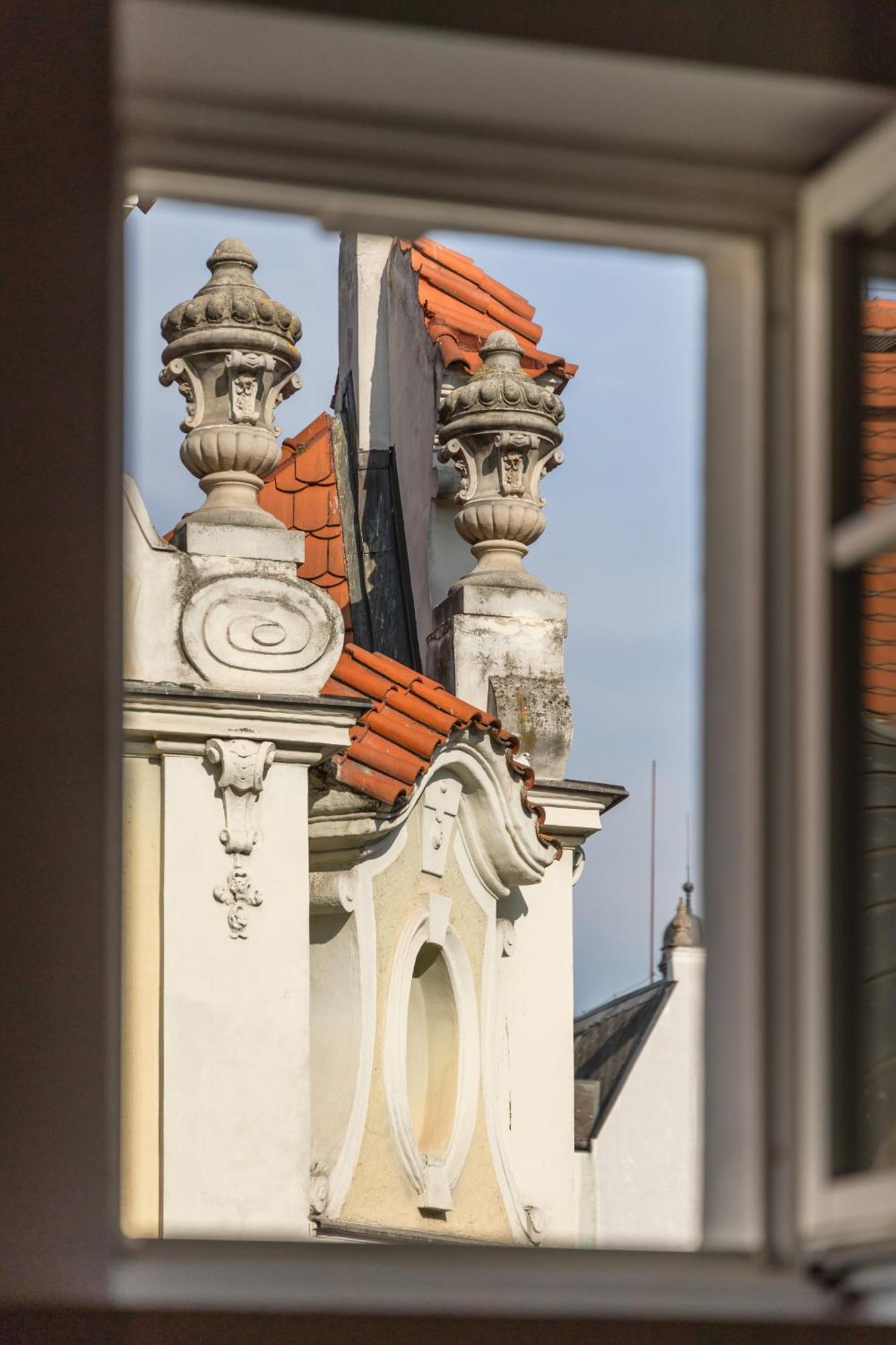 Decadent Art Deco Balcony Apartment In Old Town ปราก ภายนอก รูปภาพ