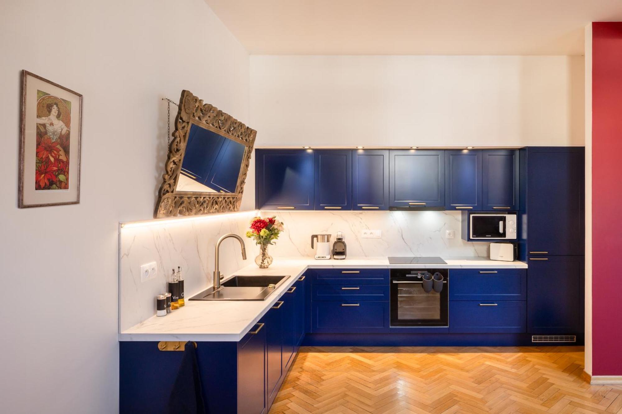 Decadent Art Deco Balcony Apartment In Old Town ปราก ภายนอก รูปภาพ