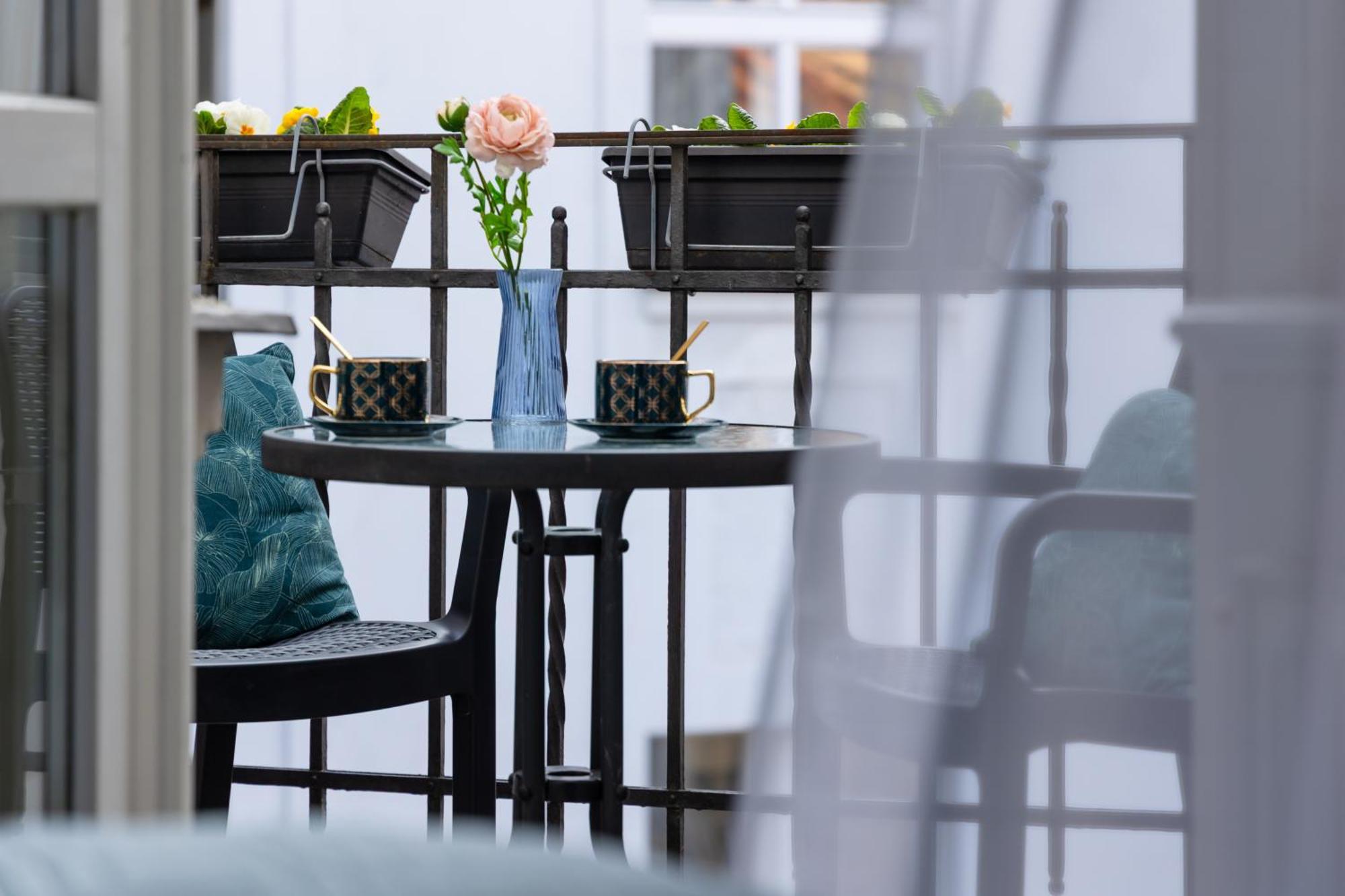 Decadent Art Deco Balcony Apartment In Old Town ปราก ภายนอก รูปภาพ