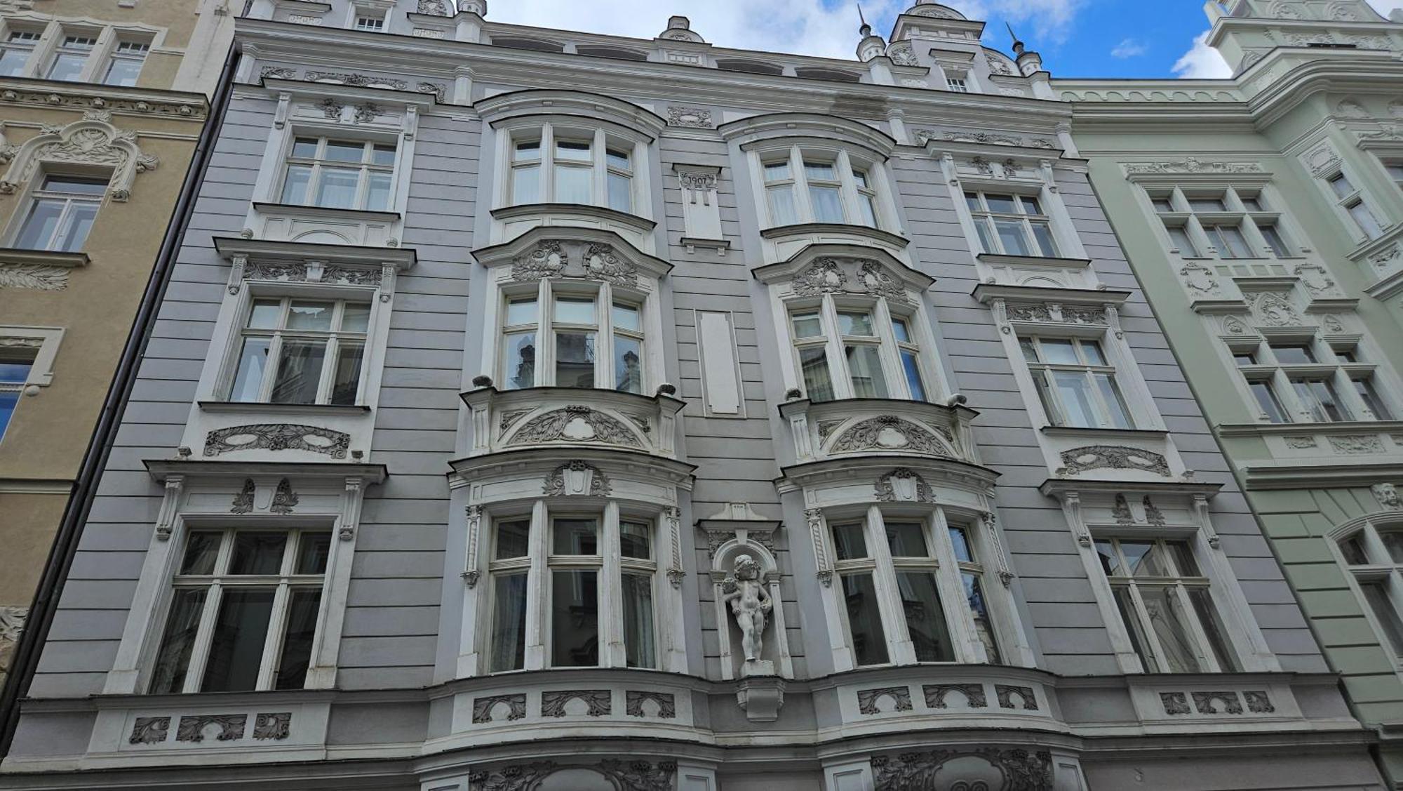 Decadent Art Deco Balcony Apartment In Old Town ปราก ภายนอก รูปภาพ